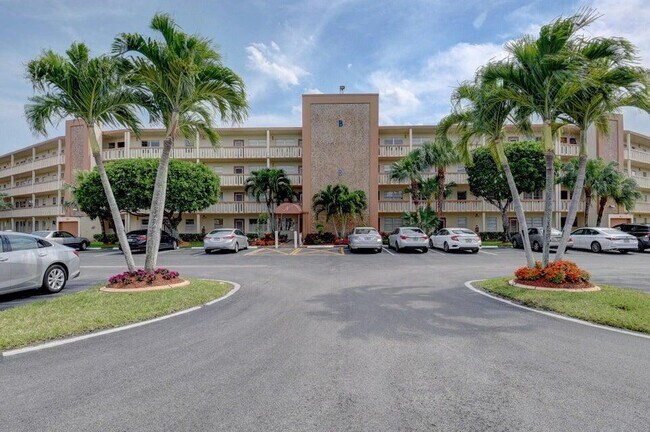 Photo - 4028 Newcastle B Apartment