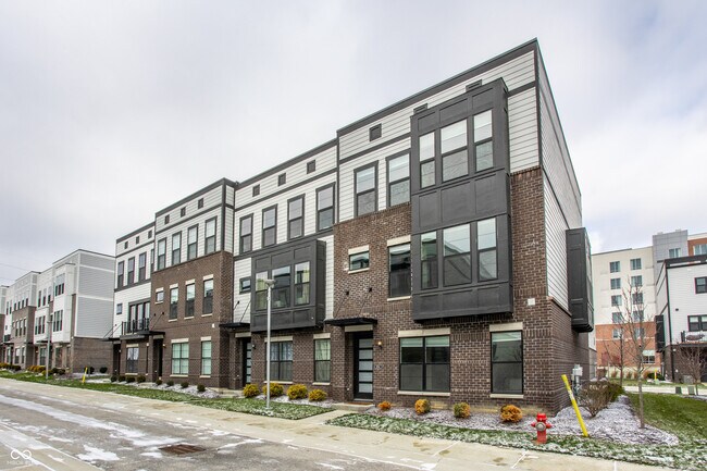 Building Photo - 9744 Junction Sta