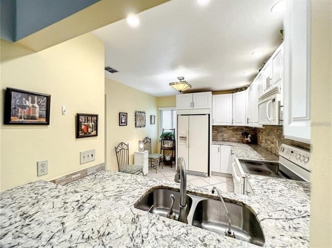 Building Photo - 1 Escondido Cir