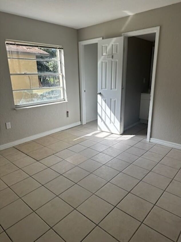 Building Photo - 53 Deena Way