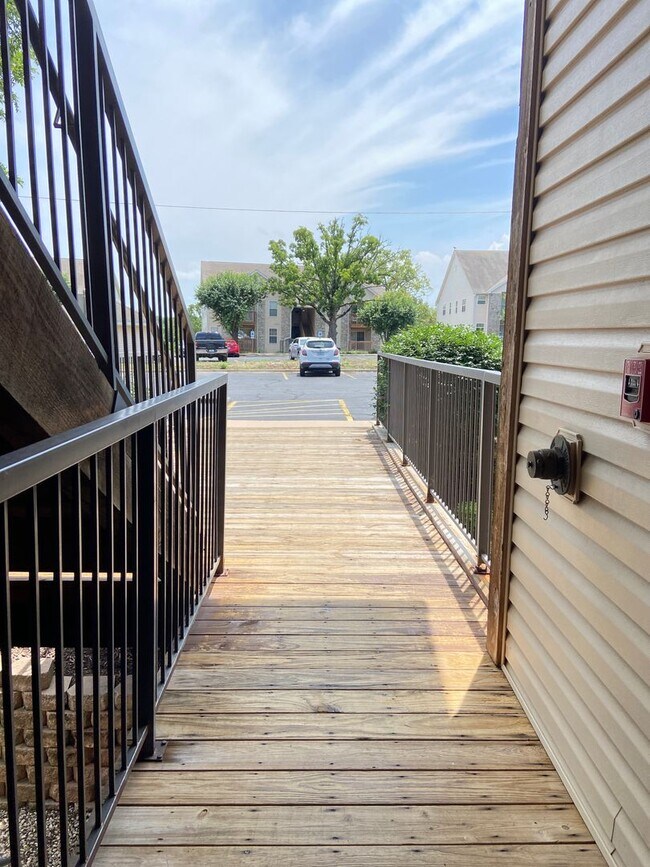 Building Photo - Condominium in FoxPointe
