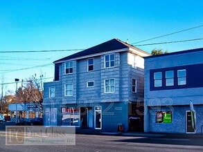Building Photo - 2708 NE Sandy Blvd