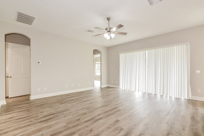 Building Photo - 1174 Green Vista Cir