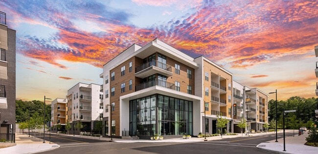 Building Photo - MAA Nixie