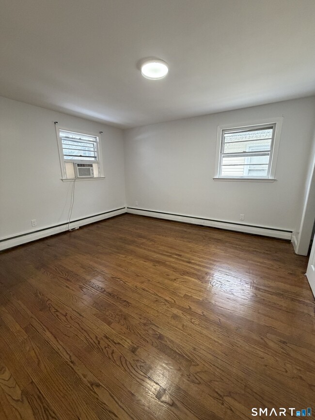 Foto del edificio - 582 Capitol Ave