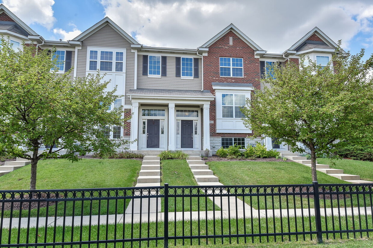 Primary Photo - 2511 Dunraven Ave
