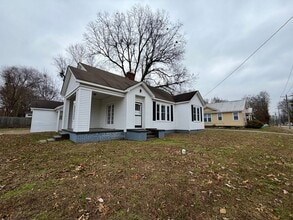 Building Photo - 200 Summer St