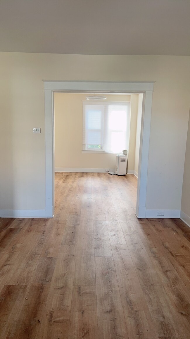 Foto del edificio - 2307 Windsor Ave