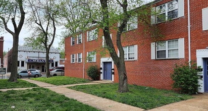 Building Photo - 2907 Chippewa St