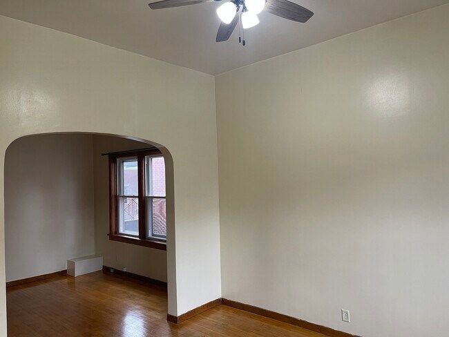 Foto del edificio - 2622 N Greenview Ave