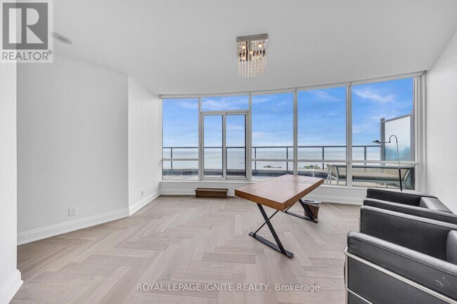 Photo du bâtiment - 604-2240-2240 Lake Shore Blvd W