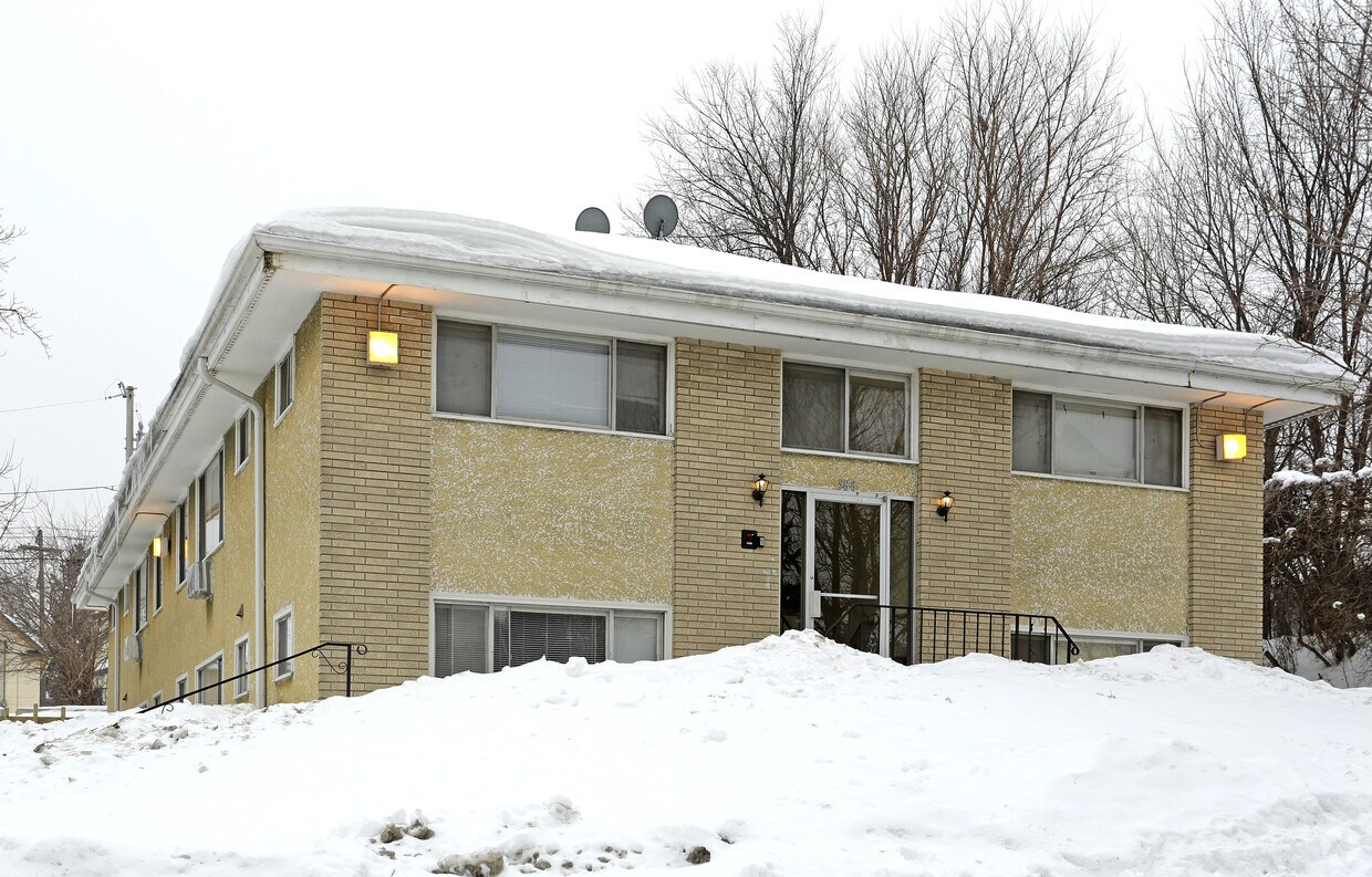 Building Photo - 588 Hatch Ave
