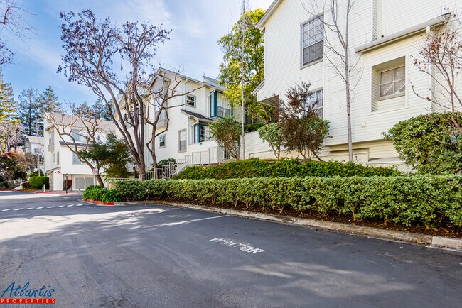 Building Photo - 972 Belmont Ter