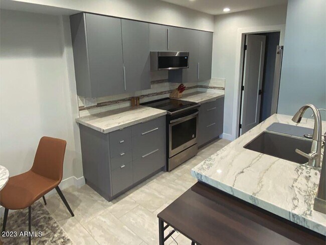 Foto del edificio - 7838 E Keim Dr