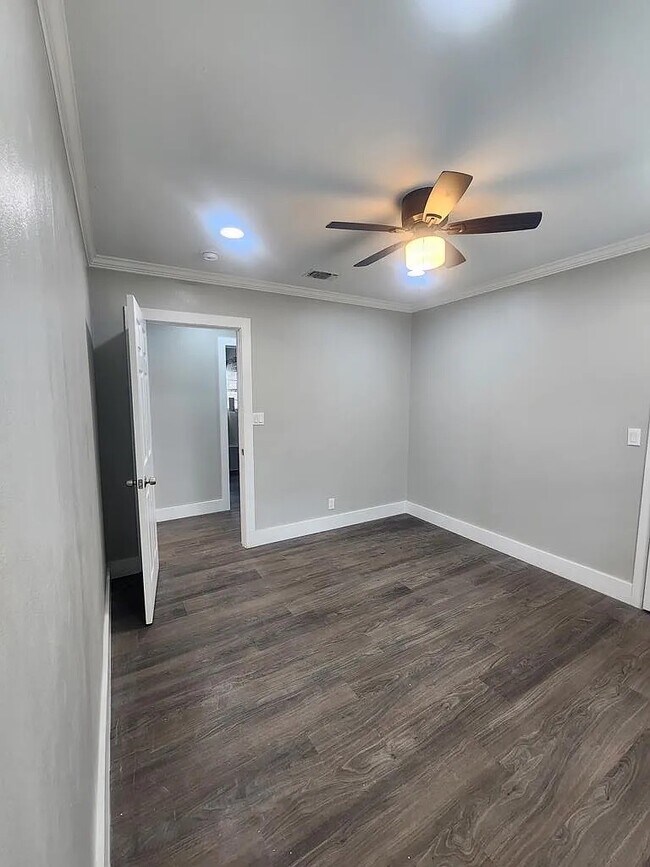 Building Photo - 1008 Jordan Ave
