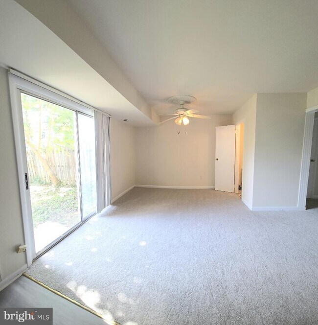 Building Photo - 5118 Cottonwood Ct