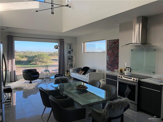 Building Photo - 11 Palm Shores