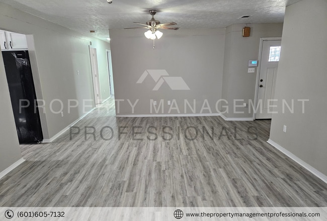 Building Photo - Renewed and ready to be a home!