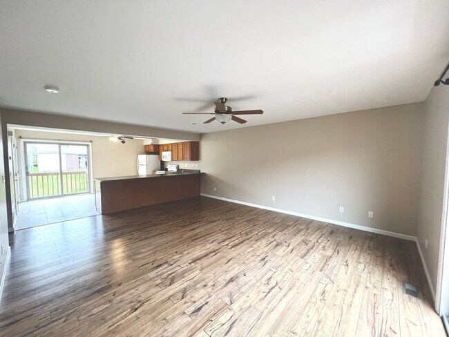 Concepto de piso abierto - 12 Sunridge Dr