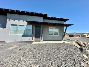 Building Photo - 121 E 26th Ave