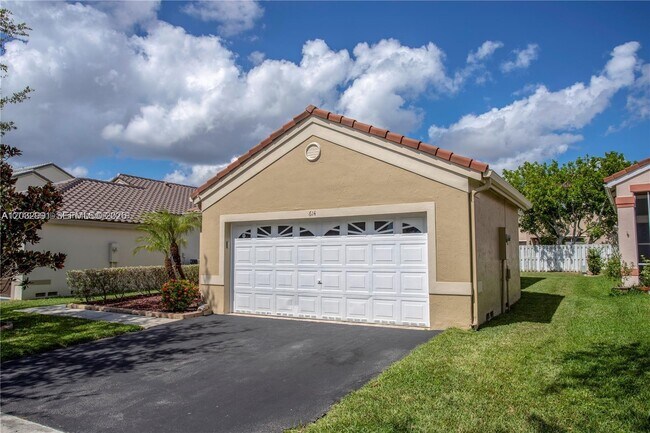 Foto del edificio - 614 Stanton Ln