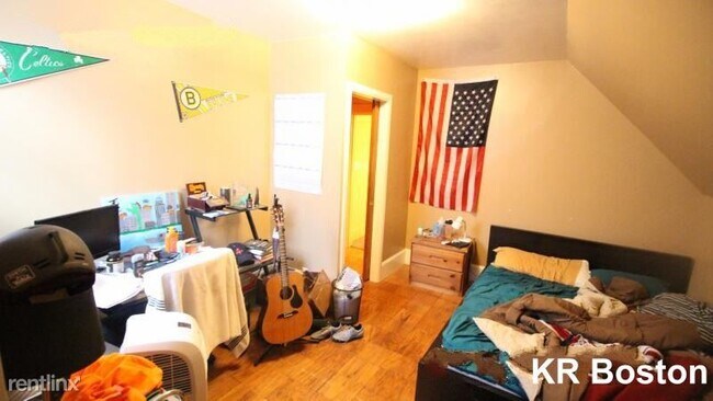 Foto del edificio - 4 br, 2 bath  - 4 Cambridge Ter # 5-2