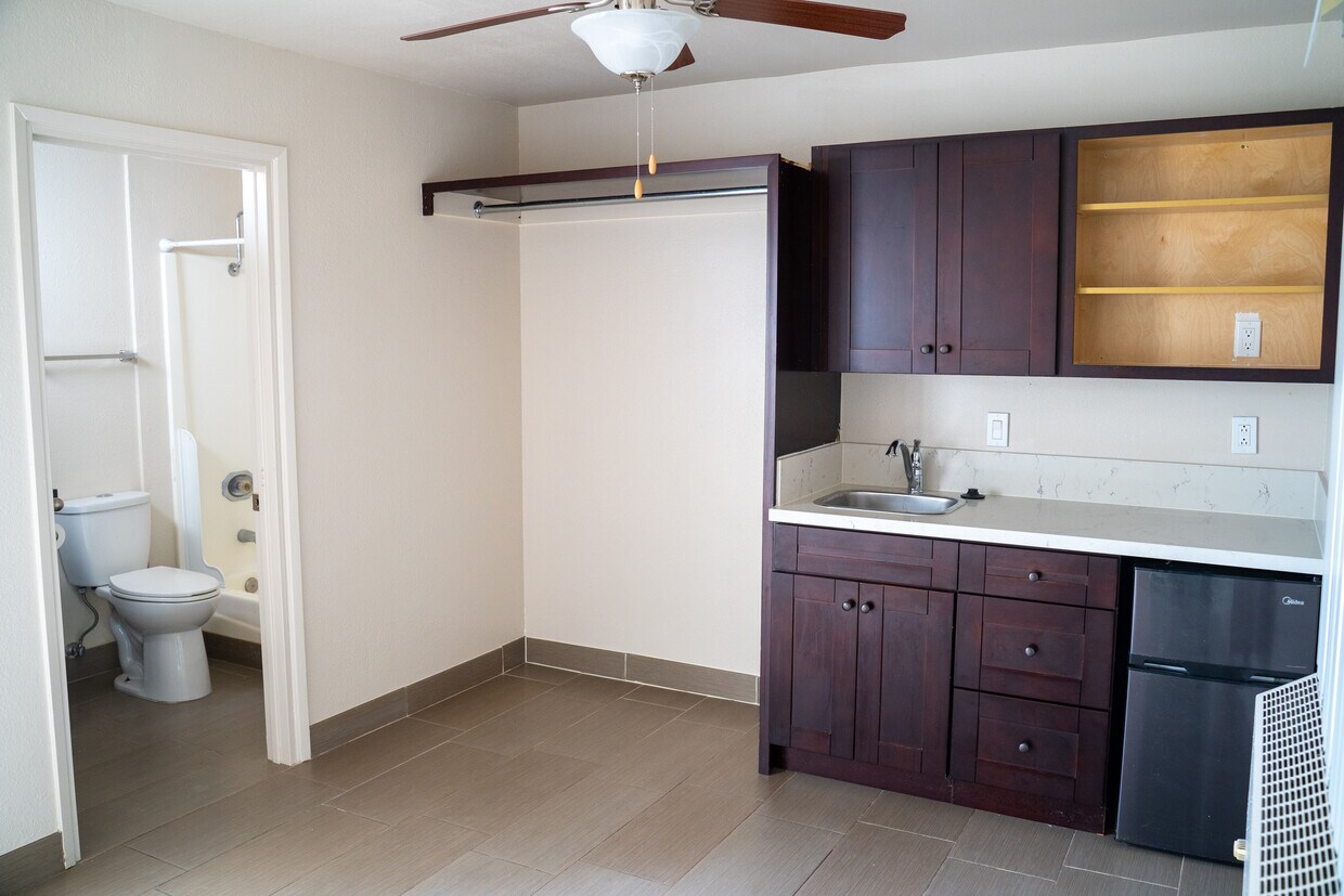 Hillcrest Inn Apartments in San Diego, CA