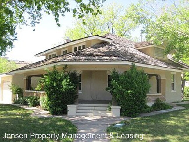 Building Photo - 6 br, 3.5 bath House - 210 South 300 West