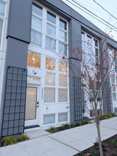 Building Photo - 2227 25th Ave S