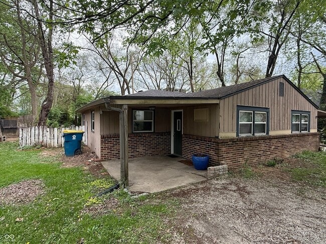 Foto del edificio - 10633 Central Ave