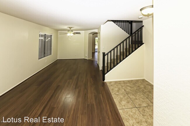 Foto del edificio - 4 br, 2.5 bath House - 28351 N Quartz St.