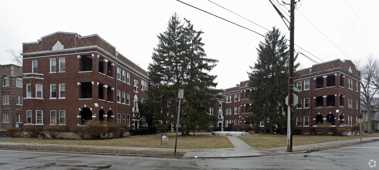 : 2,570 Madison Rd - 2570 Madison Rd