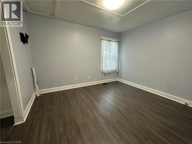 Building Photo - 21 Stapleton Ave