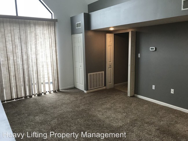 Building Photo - 614 Cherrington Dr