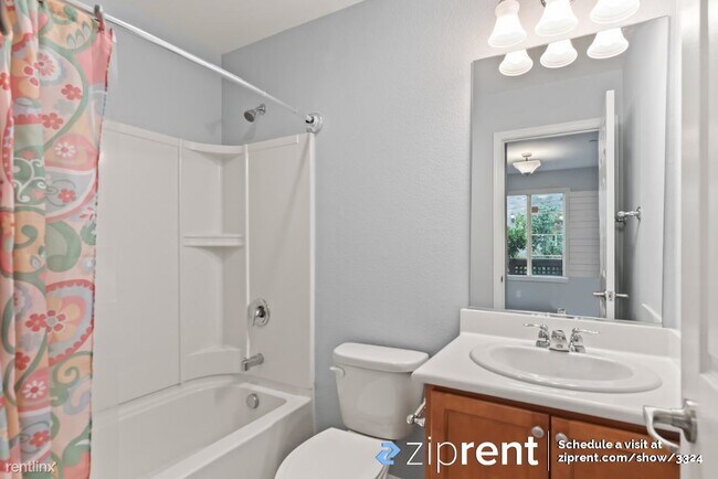 Building Photo - 3 br, 3.5 bath Townhome - 34113 Via Lucca,...