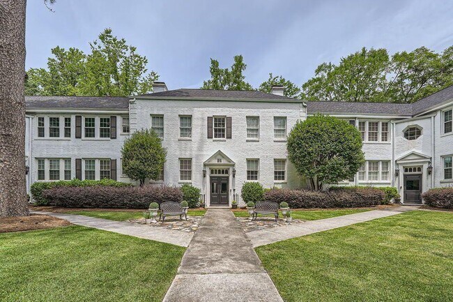 Foto del edificio - 21 Peachtree Memorial Dr NW