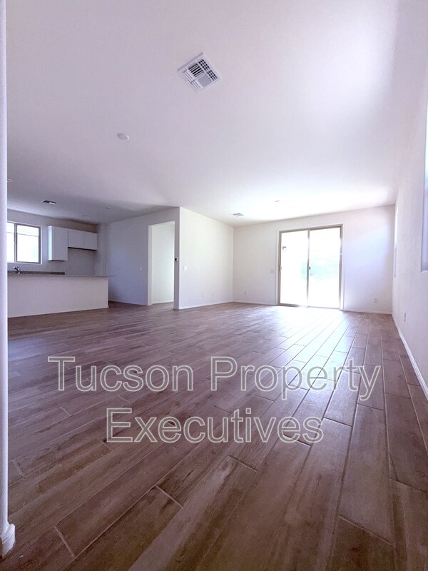 Foto del edificio - 9329 N Peridot Vis Ave