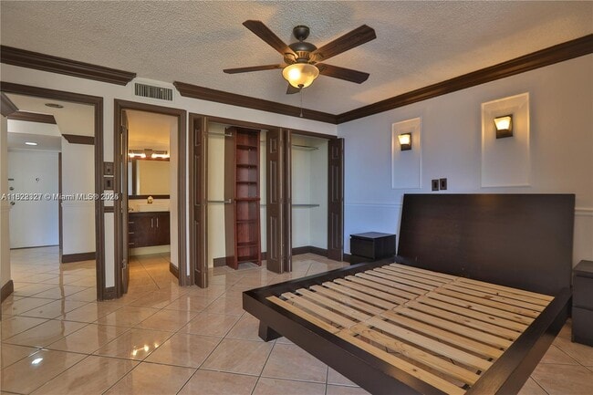 Foto del edificio - 10700 SW 108th Ave