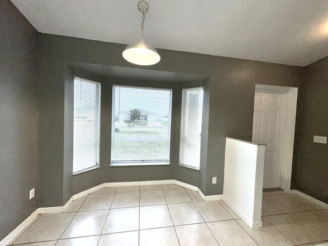 Building Photo - 1125/1127 Diplomat Pkwy