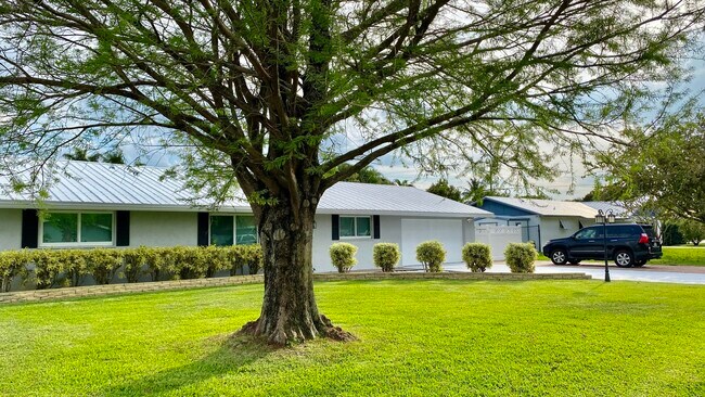 Foto del edificio - 3100 Indian Trail