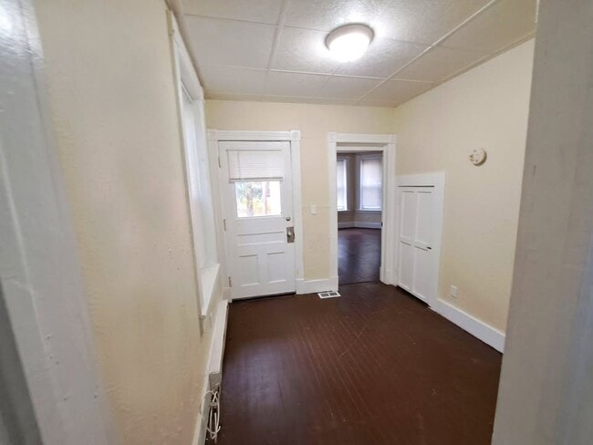 Building Photo - 4 Columbia St