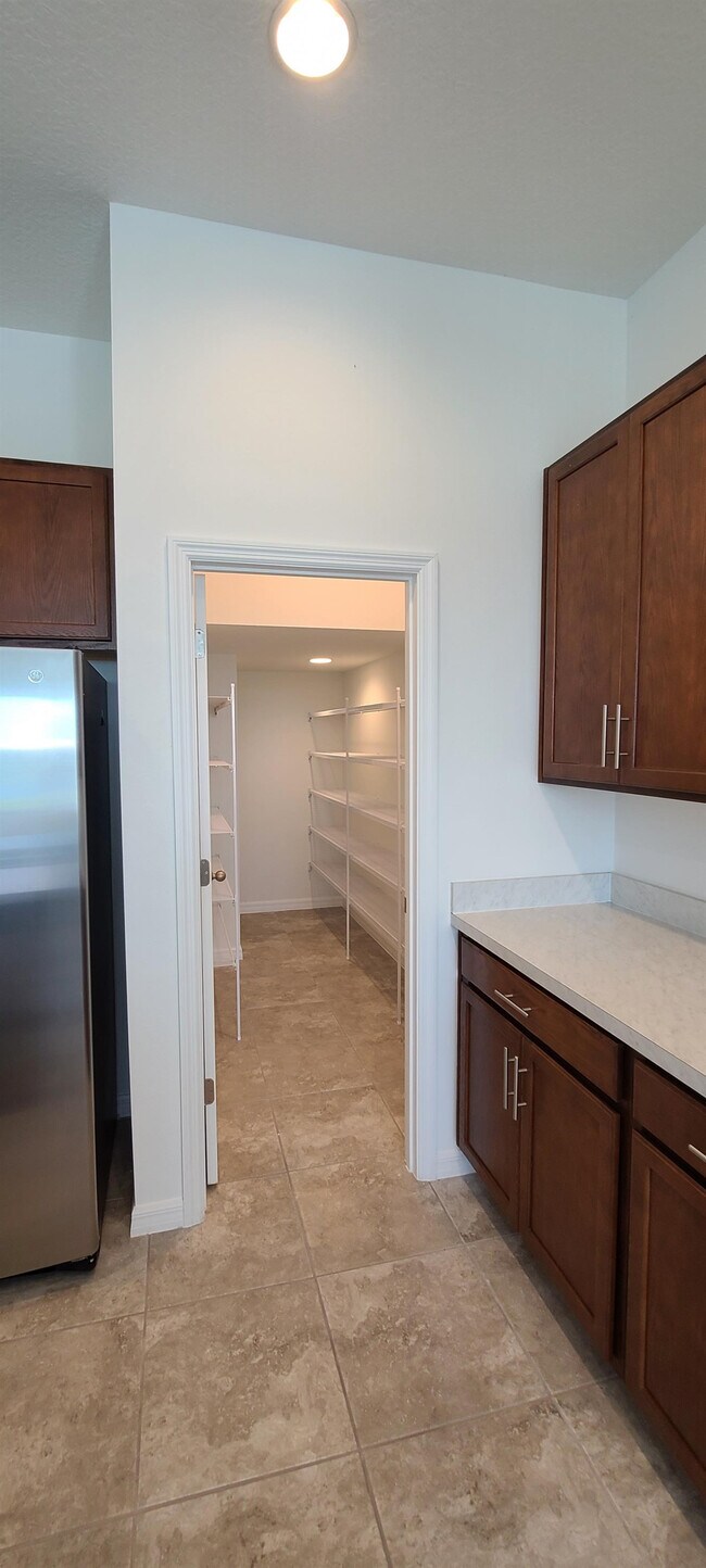 Building Photo - 2099 Brillante Dr