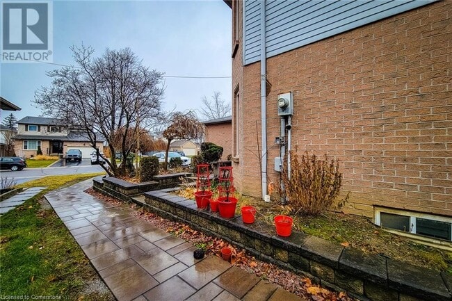 Building Photo - 102 Bonaparte Way