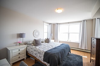 Building Photo - Hillside Suites