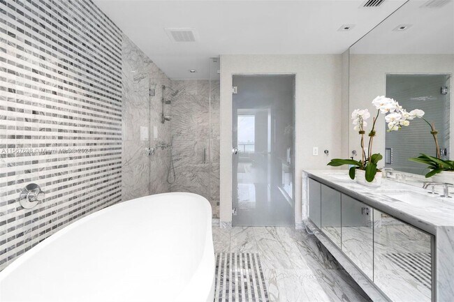 Foto del edificio - 788 NE 23rd St