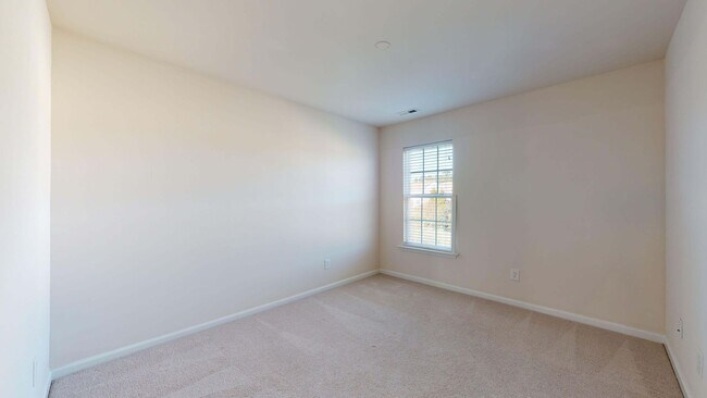 Foto del edificio - Beautiful 4 Bedroom Home in the vibrant city of Raleigh!