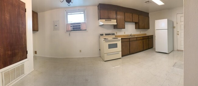 Foto del edificio - 1120 N Oak St