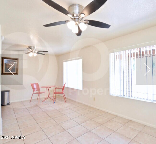 Foto del edificio - 8907 W Campbell Ave