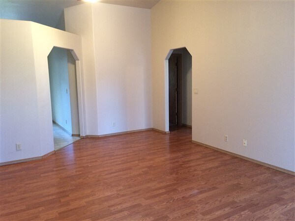 Foto del edificio - 2147-2149 SW Canyon Dr