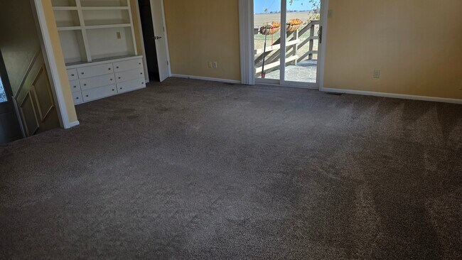 Sala de estar - 616 East St S